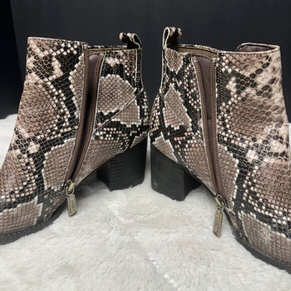 Blondo Waterproof Ankle Boots With Heel Zip Closure Size 8 - Picture 3 of 11